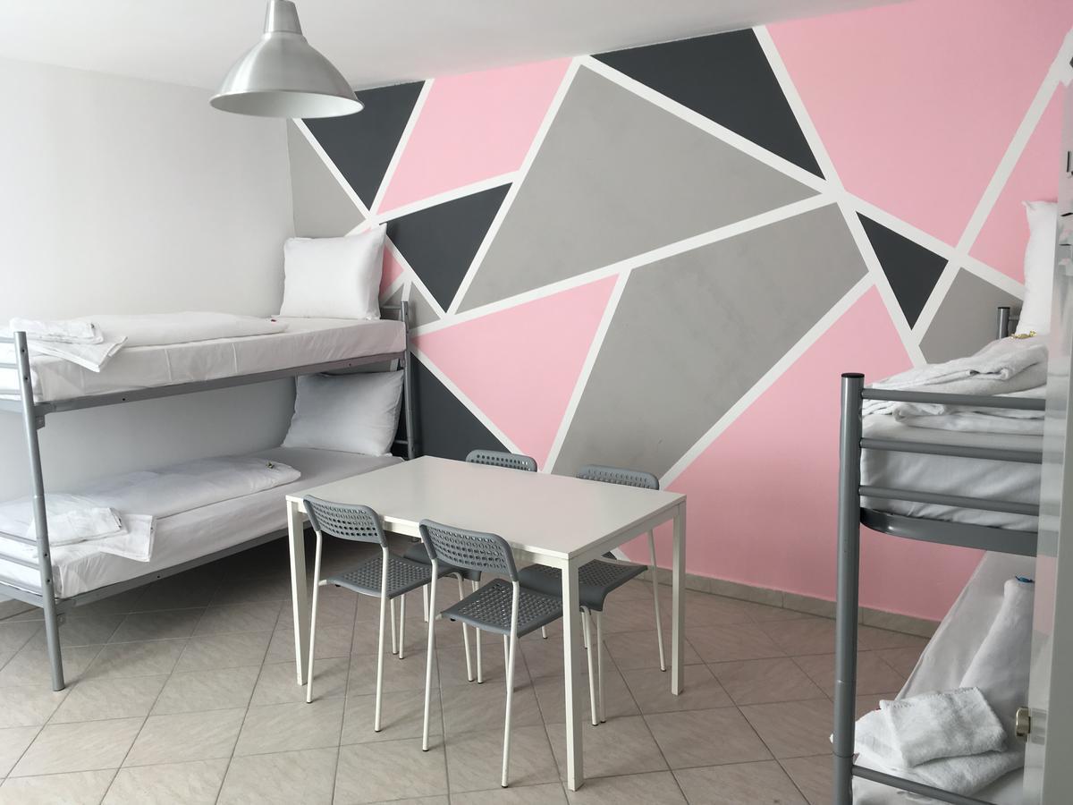 Boutique Hostel Zum Goldenen Kegel Vienna Esterno foto