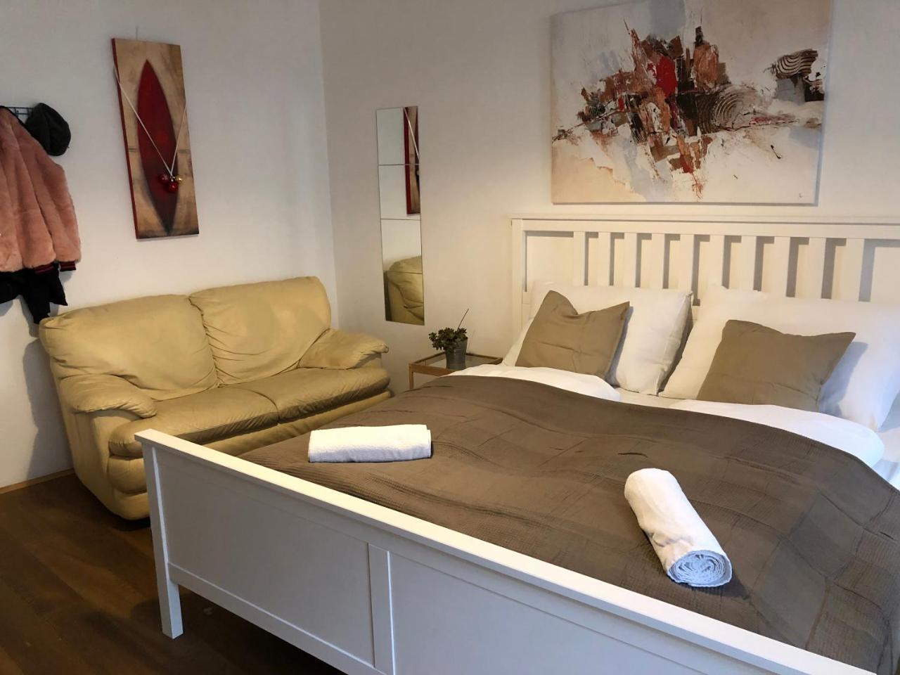 Boutique Hostel Zum Goldenen Kegel Vienna Esterno foto