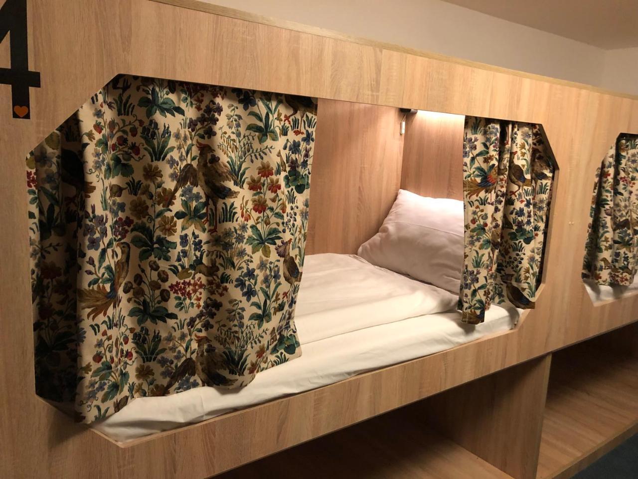 Boutique Hostel Zum Goldenen Kegel Vienna Esterno foto