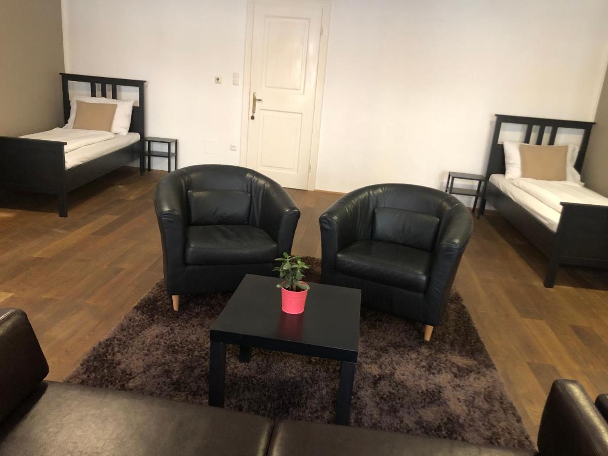 Boutique Hostel Zum Goldenen Kegel Vienna Esterno foto